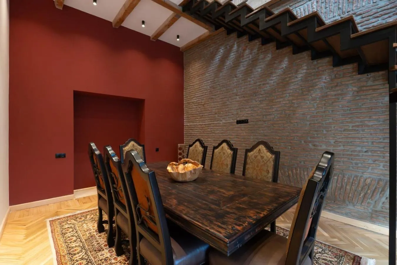 Heritage Haven - Vintage Charm And Modern Style Tbilisi